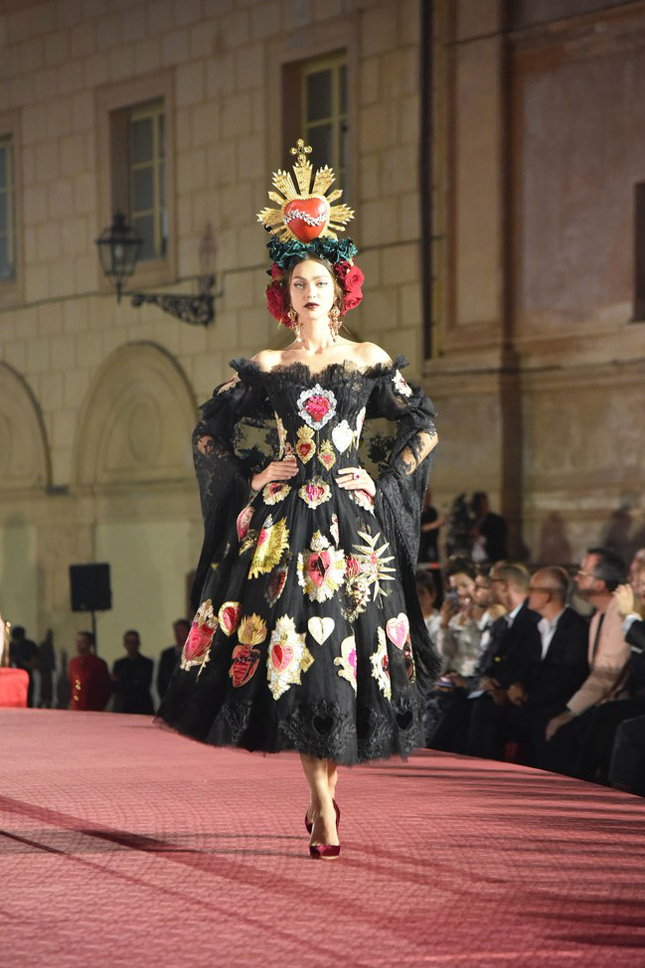 Zhenya Katava at Dolce & Gabbana Alta Moda in Palermo | Al Models ...